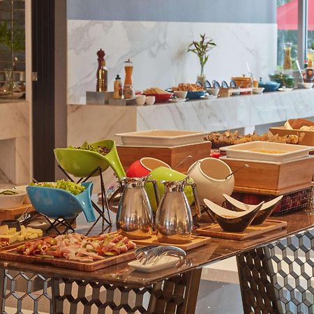 Novotel Suites Manila At Acqua Mandaluyong Eksteriør billede