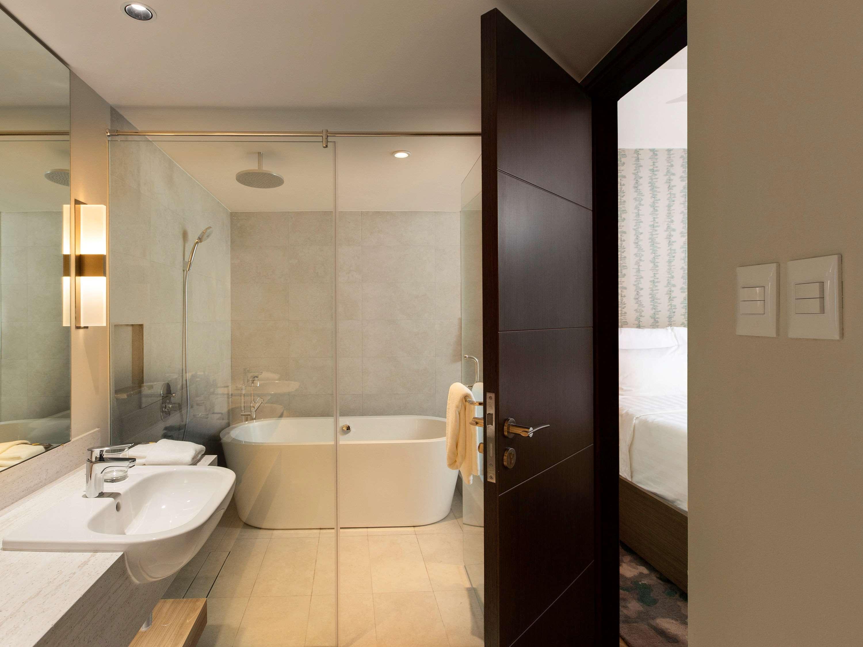 Novotel Suites Manila At Acqua Mandaluyong Eksteriør billede