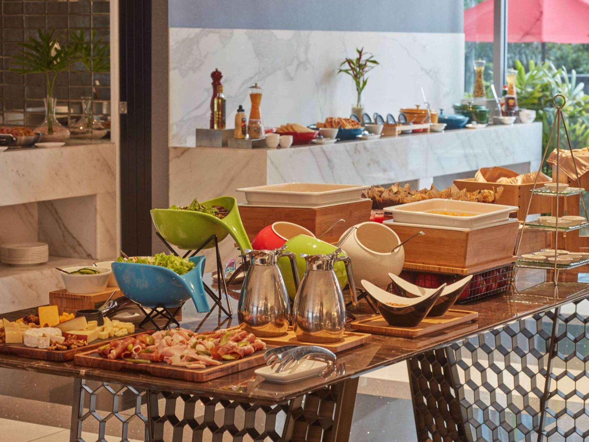 Novotel Suites Manila At Acqua Mandaluyong Eksteriør billede