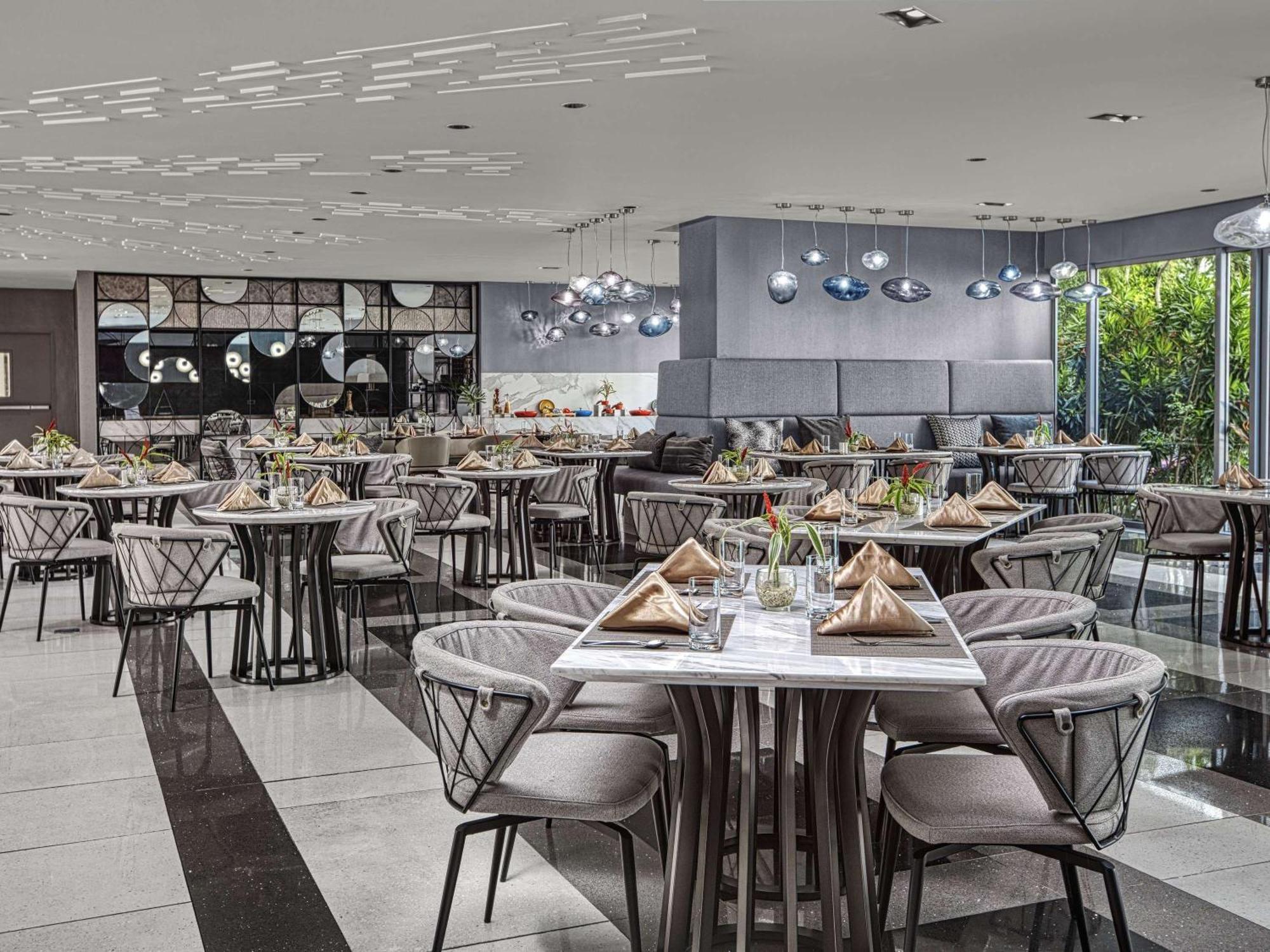 Novotel Suites Manila At Acqua Mandaluyong Eksteriør billede