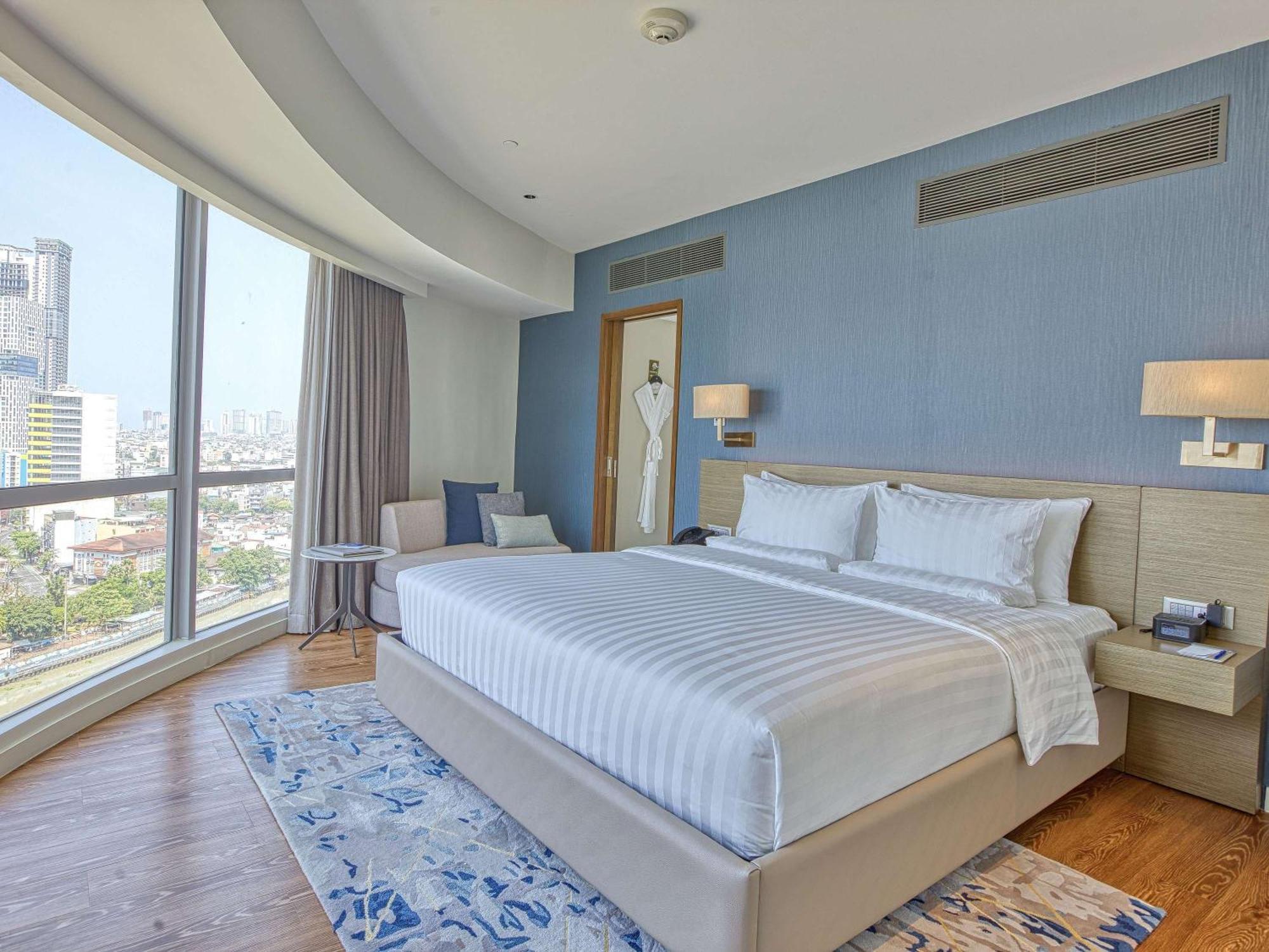 Novotel Suites Manila At Acqua Mandaluyong Eksteriør billede