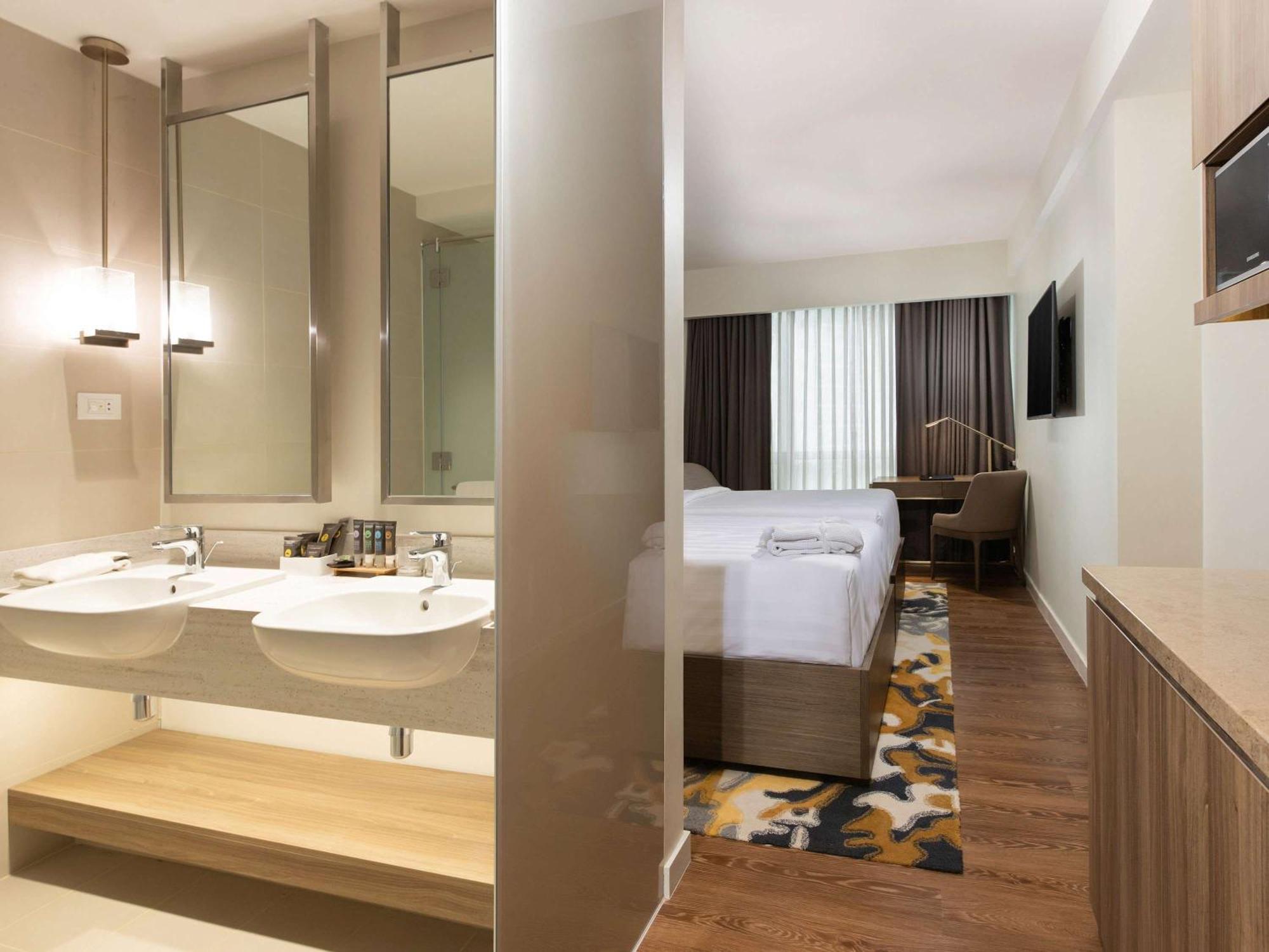 Novotel Suites Manila At Acqua Mandaluyong Eksteriør billede